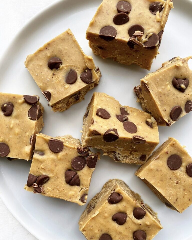 Healthy 4-Ingredient Peanut Butter Fudge