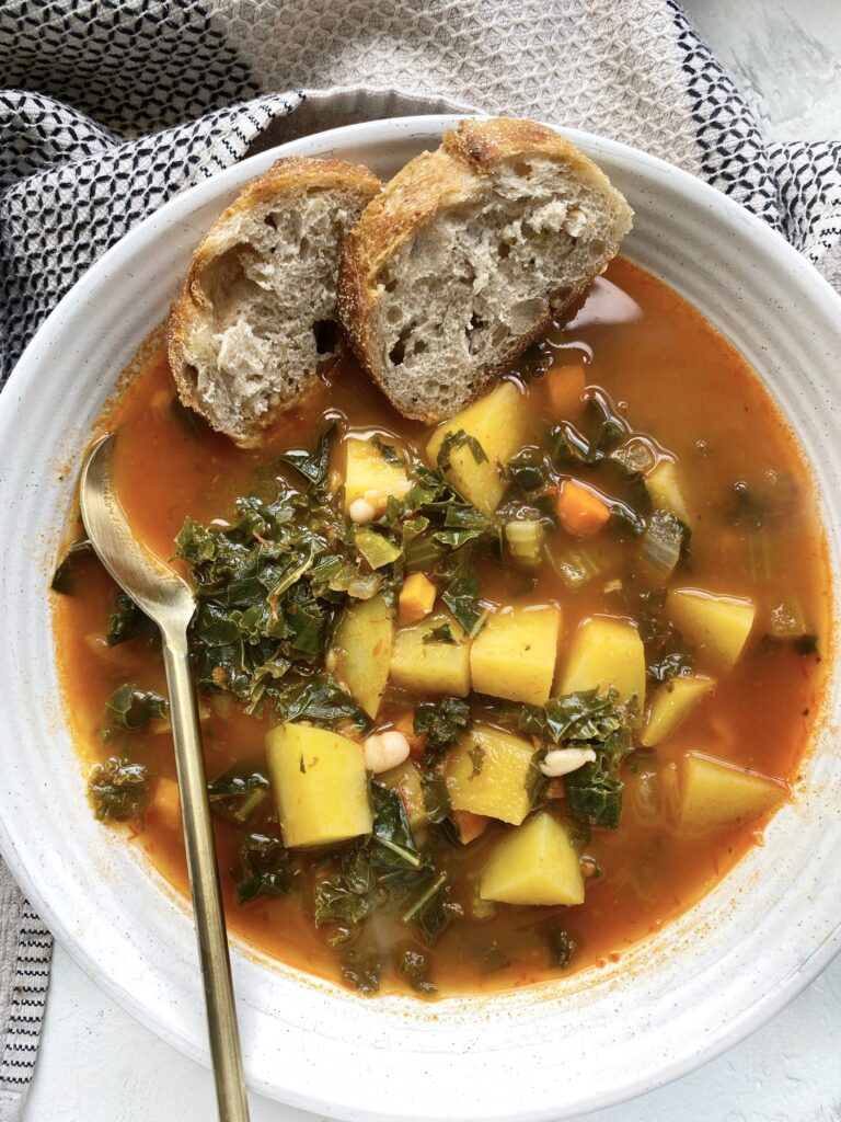 Tomato, Kale and White Bean Soup