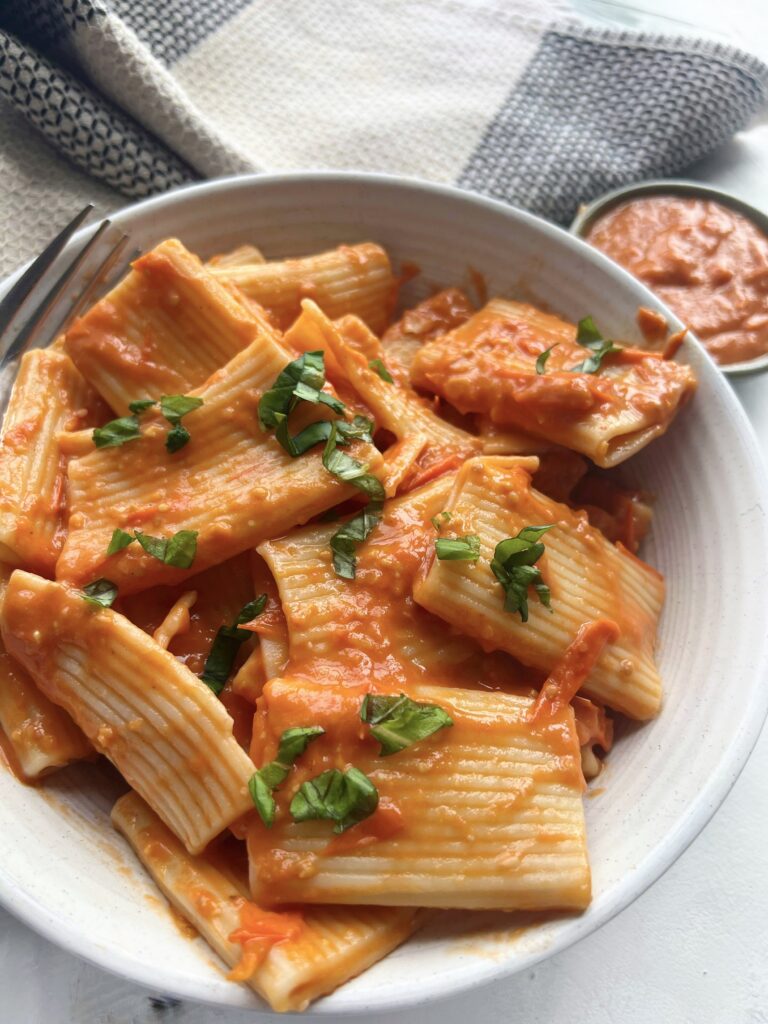 Pasta with Easy Roasted Garlic Tomato Sauce