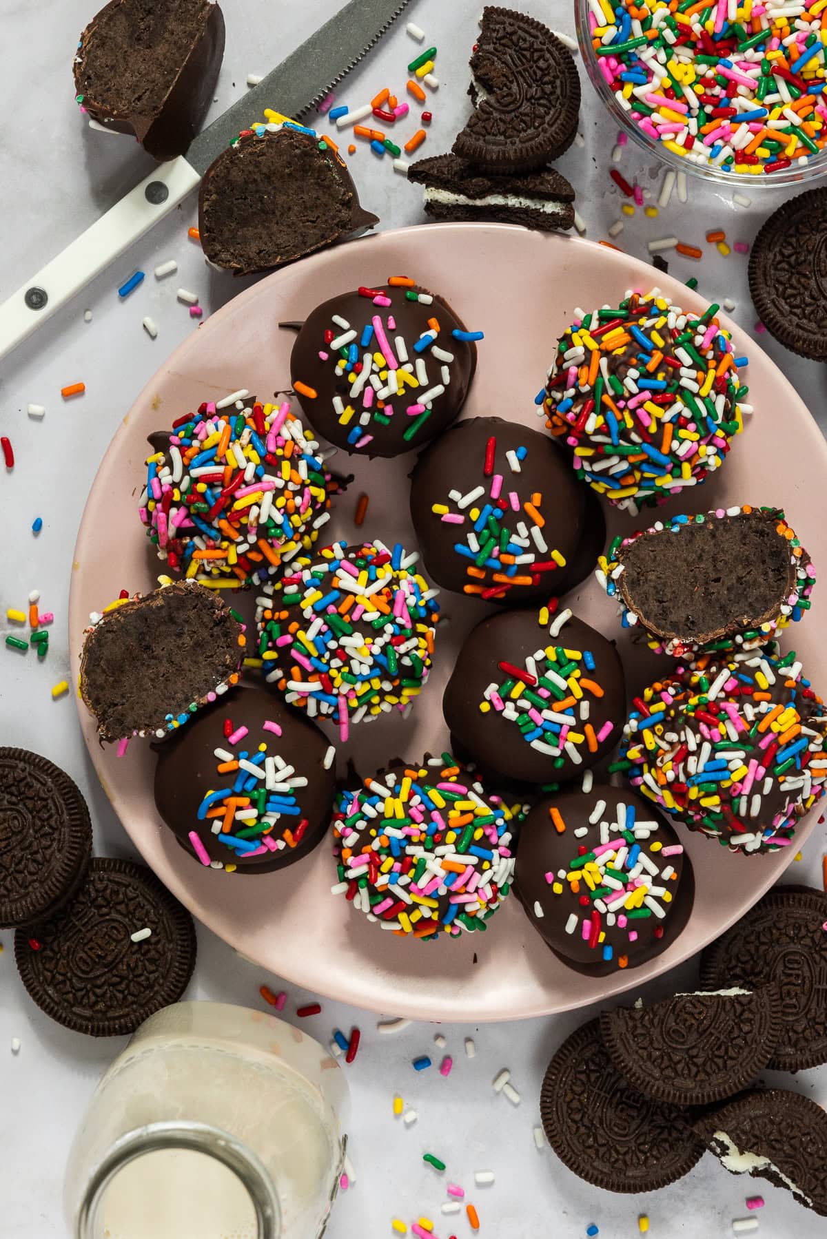4-Ingredient Cookies & Cream Truffles